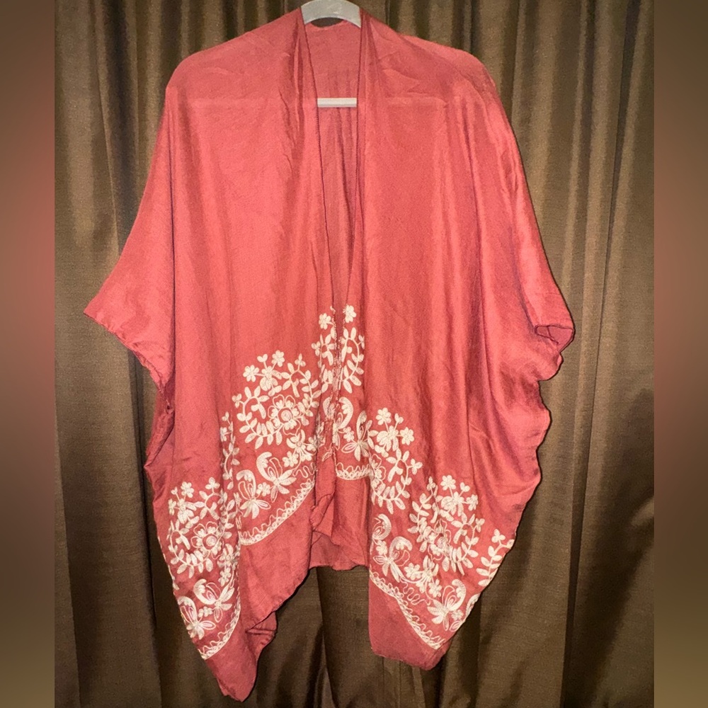 Chic Bohemian Kimono with Floral Embroidery - Picture 1 of 4